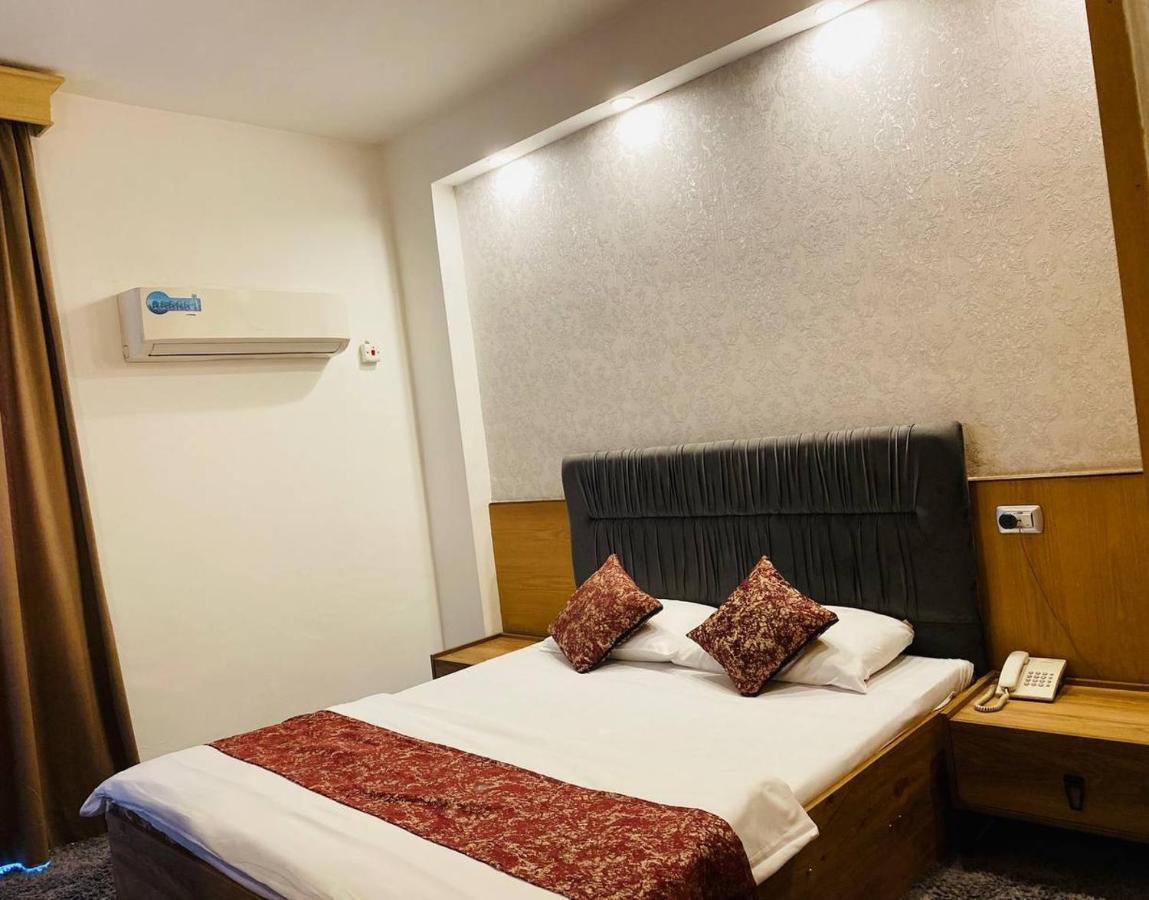 Masbah Plaza Hotel Baghdād Exteriör bild